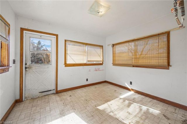 1024 Hunter Road, Lexington, NC 27295