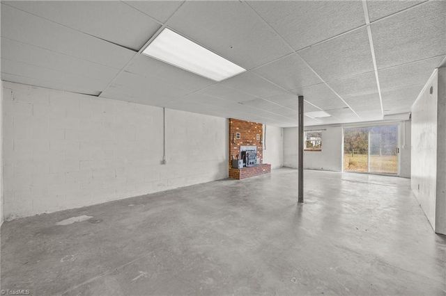 1024 Hunter Road, Lexington, NC 27295