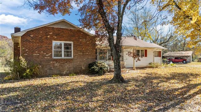 1024 Hunter Road, Lexington, NC 27295