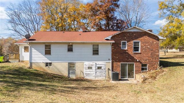 1024 Hunter Road, Lexington, NC 27295