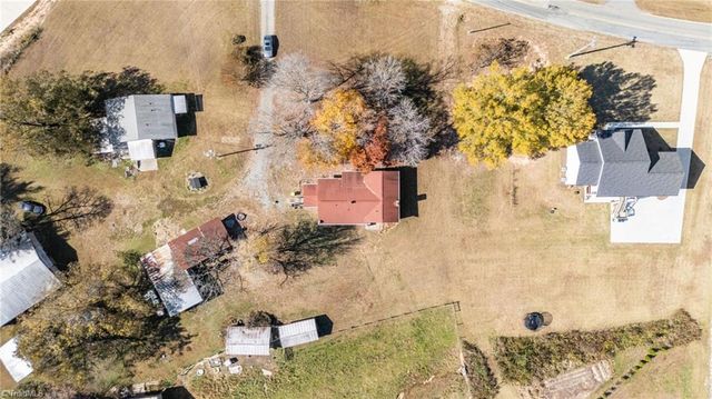 1024 Hunter Road, Lexington, NC 27295