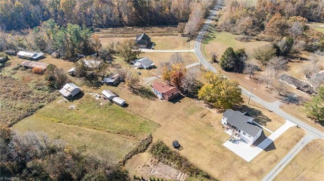 1024 Hunter Road, Lexington, NC 27295