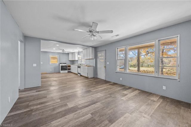 1024 Hunter Road, Lexington, NC 27295