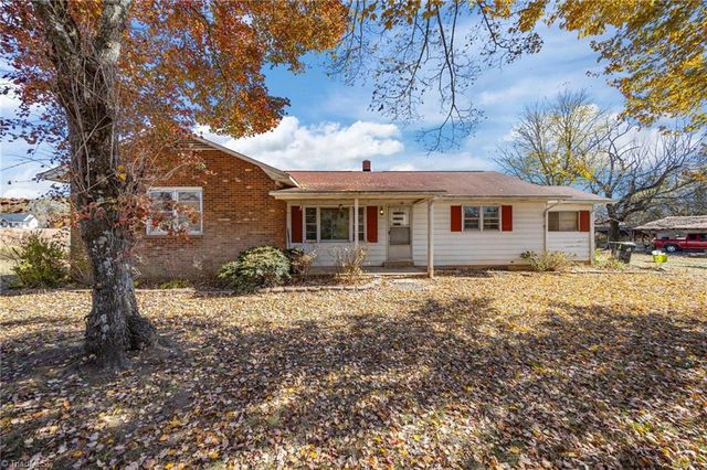 1024 Hunter Road, Lexington, NC 27295