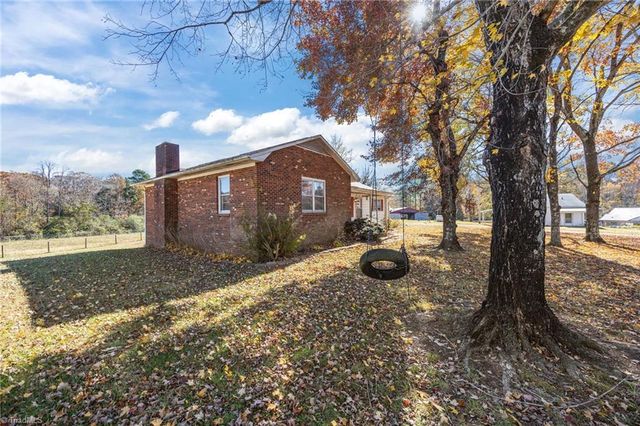 1024 Hunter Road, Lexington, NC 27295