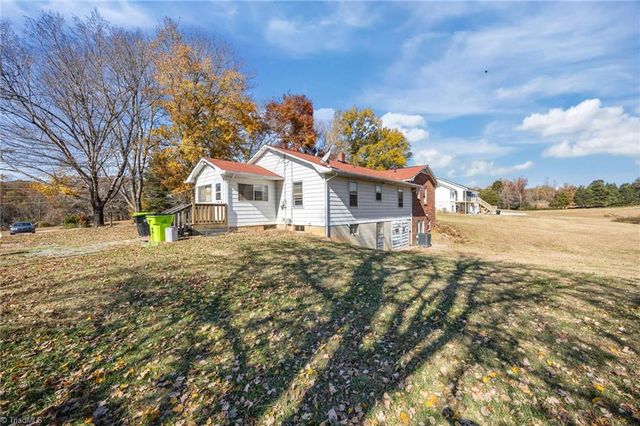 1024 Hunter Road, Lexington, NC 27295