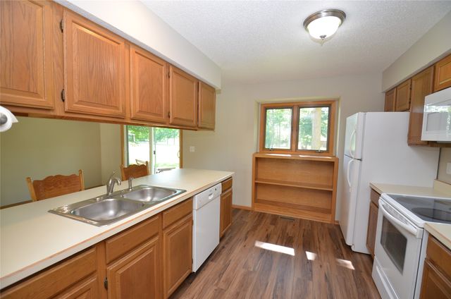 6020 NE 9th Street, Des Moines, IA 50313