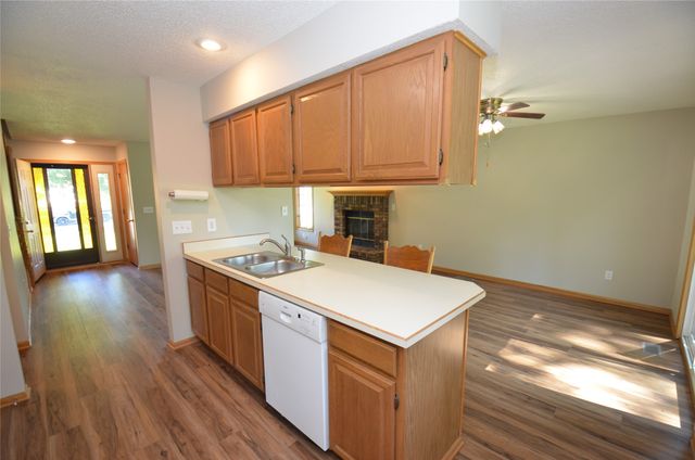 6020 NE 9th Street, Des Moines, IA 50313