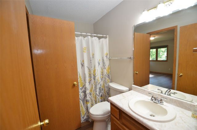6020 NE 9th Street, Des Moines, IA 50313