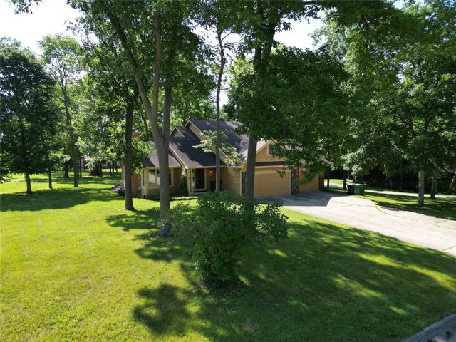 6020 NE 9th Street, Des Moines, IA 50313