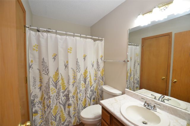 6020 NE 9th Street, Des Moines, IA 50313