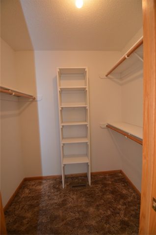 6020 NE 9th Street, Des Moines, IA 50313