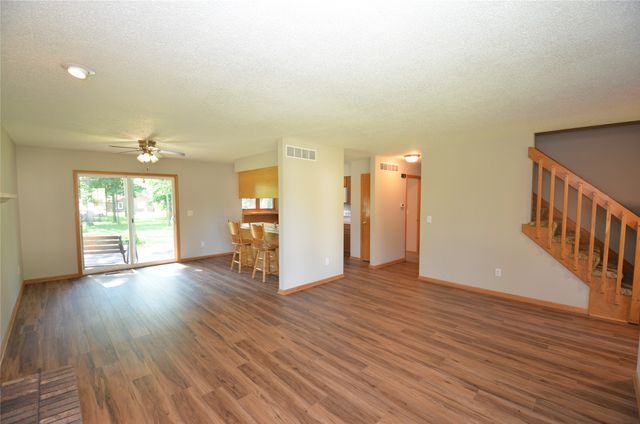 6020 NE 9th Street, Des Moines, IA 50313