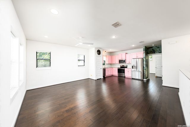 1150 N OLIVE ST, San Antonio, TX 78202