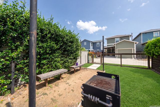 1150 N OLIVE ST, San Antonio, TX 78202