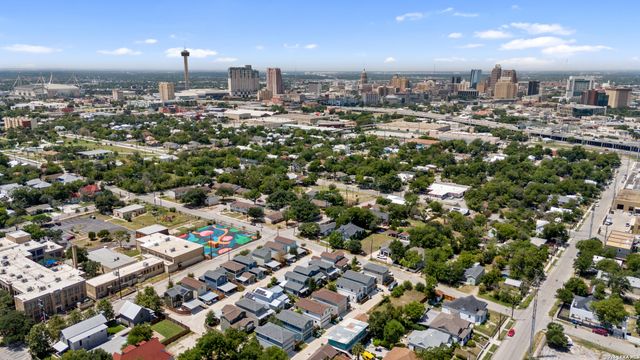 1150 N OLIVE ST, San Antonio, TX 78202