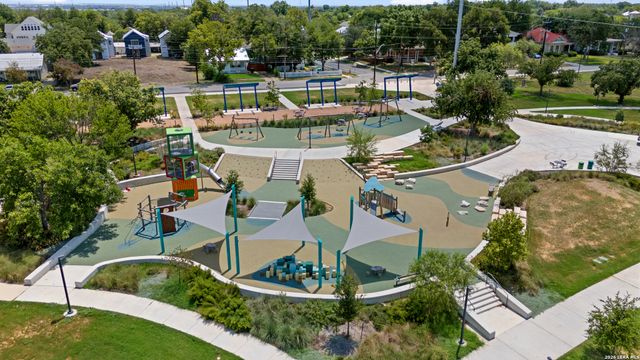 1150 N OLIVE ST, San Antonio, TX 78202