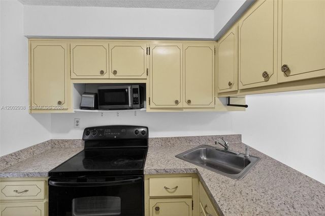 1620 West Ave 204, Miami Beach, FL 33139