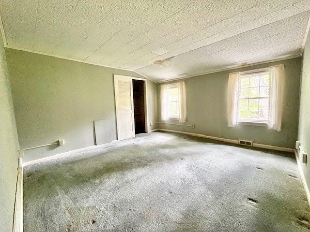 35 Country Lane, Penfield, NY 14526