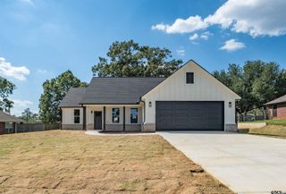 1003 Karen Dr, Lindale, TX 75771