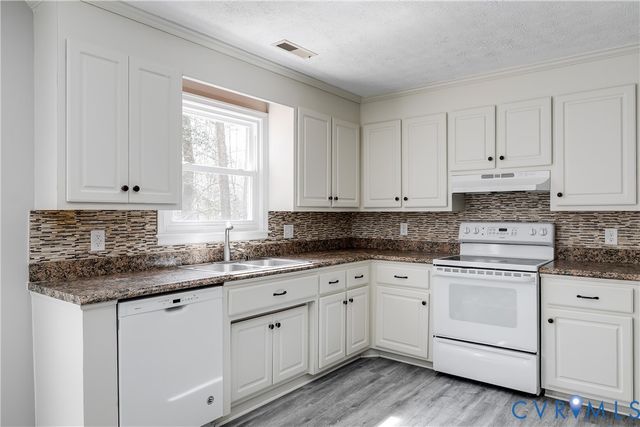 501 Rustic Dr, Carson, VA 23830