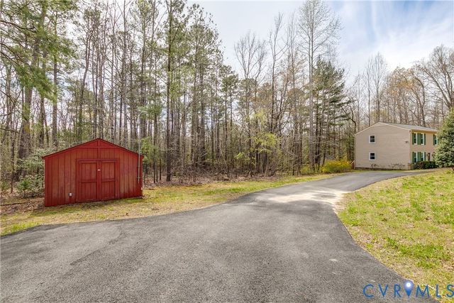 501 Rustic Dr, Carson, VA 23830