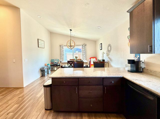 1627 S Columbus Avenue, Medford, OR 97501