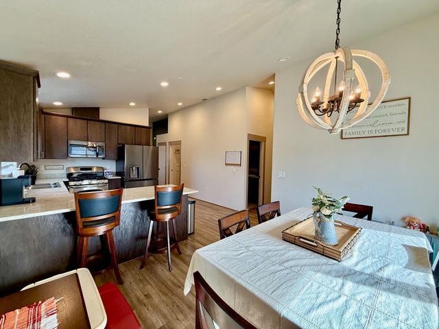 1627 S Columbus Avenue, Medford, OR 97501