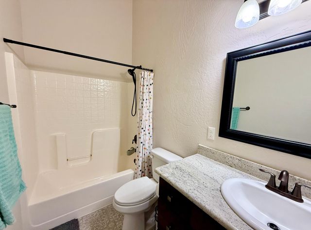 1627 S Columbus Avenue, Medford, OR 97501