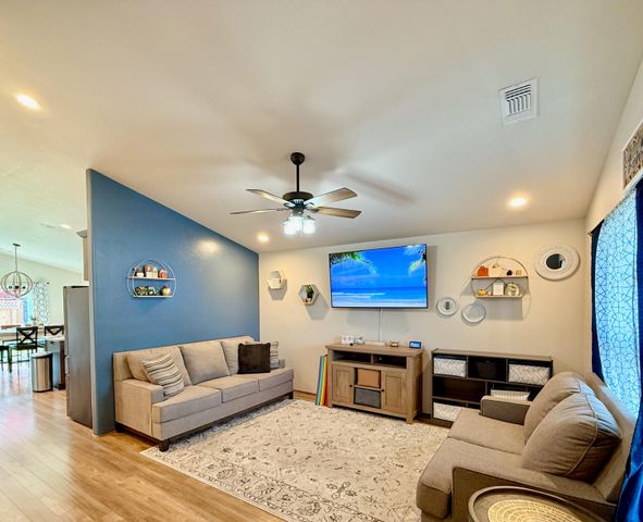 1627 S Columbus Avenue, Medford, OR 97501