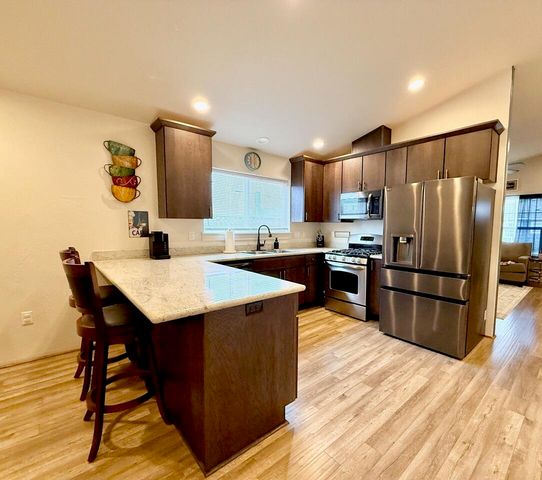 1627 S Columbus Avenue, Medford, OR 97501