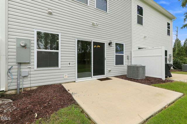 156 Willow Green Drive, Clayton, NC 27527