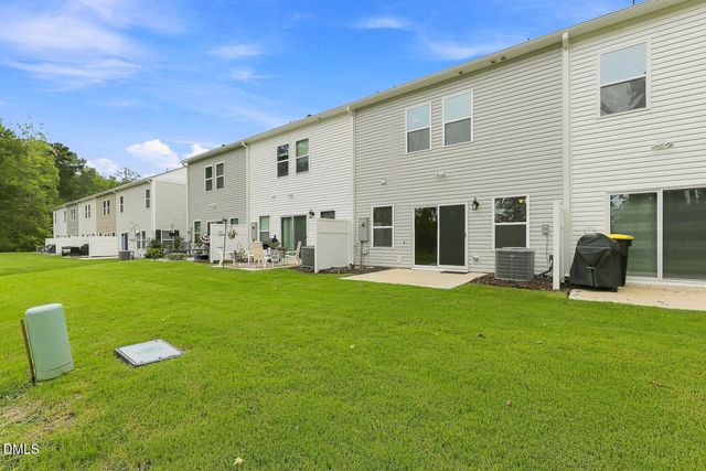 156 Willow Green Drive, Clayton, NC 27527