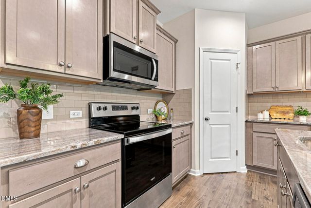 156 Willow Green Drive, Clayton, NC 27527