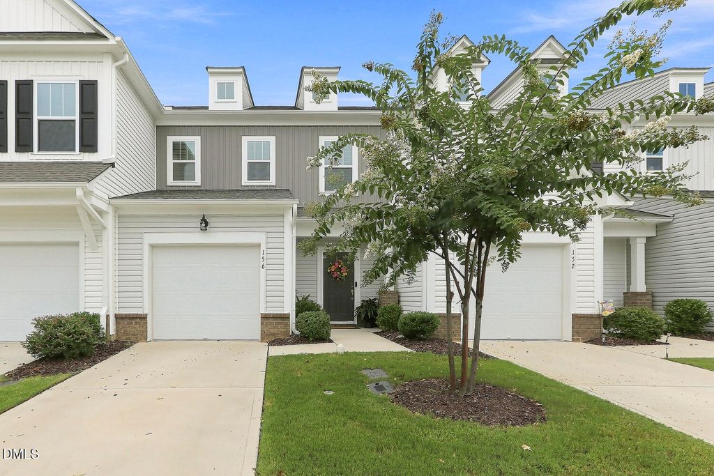 156 Willow Green Drive, Clayton, NC 27527