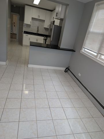 7041 W Addison Street 2R, Chicago, IL 60634
