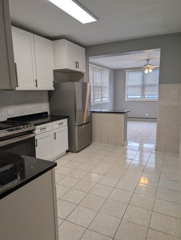 7041 W Addison Street 2R, Chicago, IL 60634