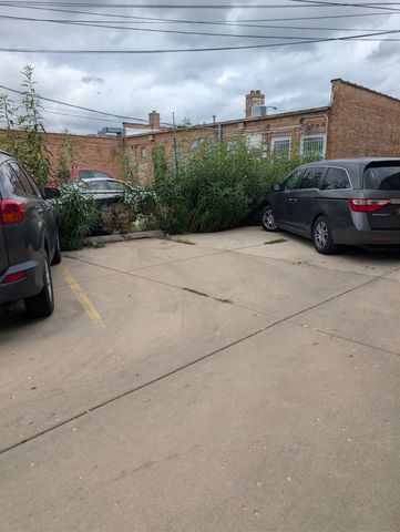 7041 W Addison Street 2R, Chicago, IL 60634
