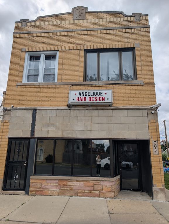7041 W Addison Street 2R, Chicago, IL 60634