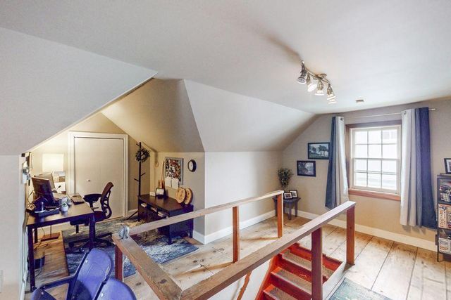 957 Hoyt Avenue W, Saint Paul, MN 55117