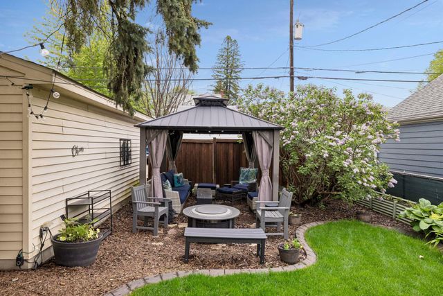957 Hoyt Avenue W, Saint Paul, MN 55117