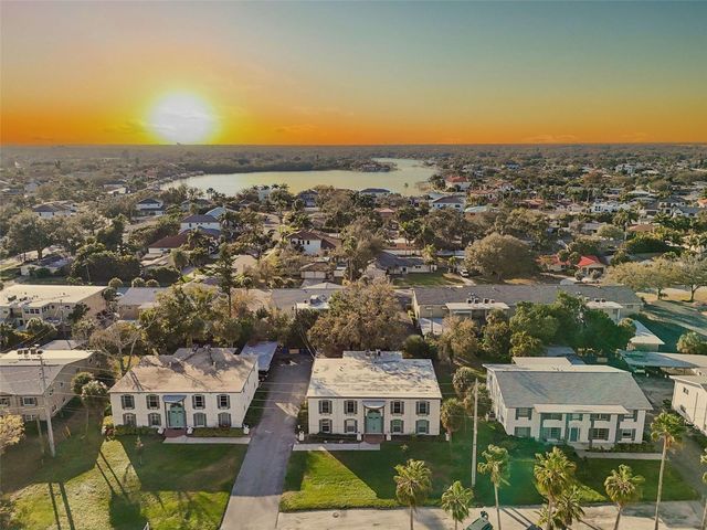 1338 SNELL ISLE BOULEVARD NE 2, St Petersburg, FL 33704