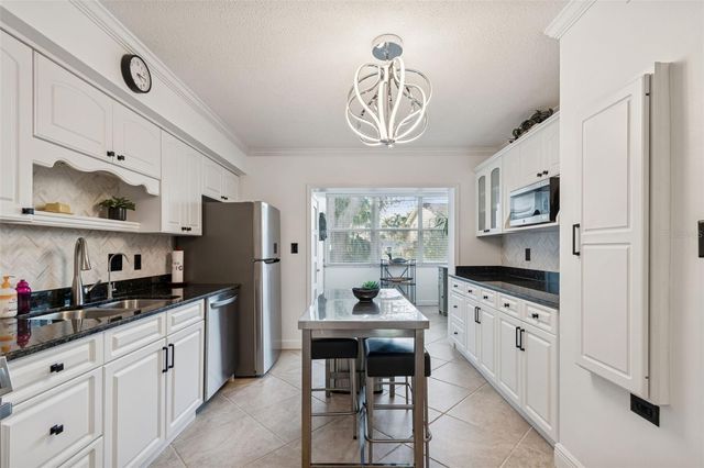 1338 SNELL ISLE BOULEVARD NE 2, St Petersburg, FL 33704