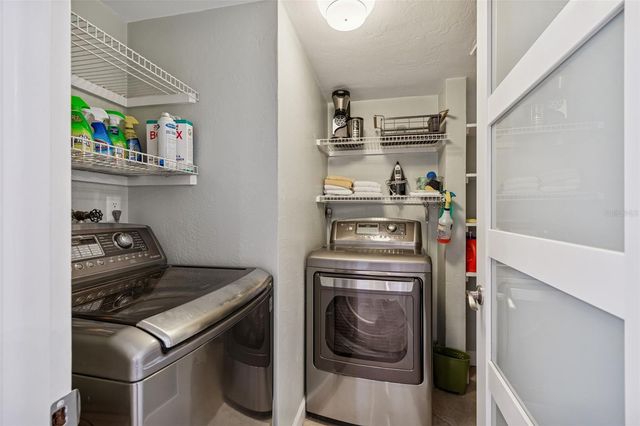 1338 SNELL ISLE BOULEVARD NE 2, St Petersburg, FL 33704