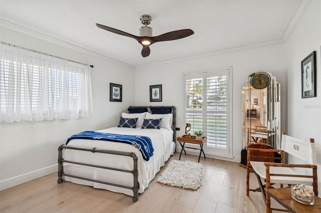 1338 SNELL ISLE BOULEVARD NE 2, St Petersburg, FL 33704