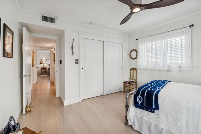 1338 SNELL ISLE BOULEVARD NE 2, St Petersburg, FL 33704