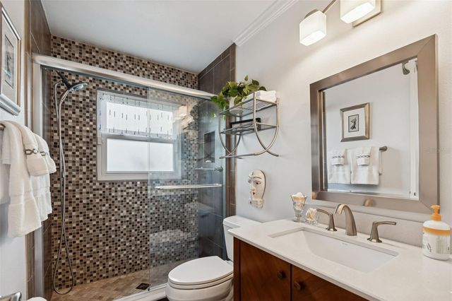 1338 SNELL ISLE BOULEVARD NE 2, St Petersburg, FL 33704