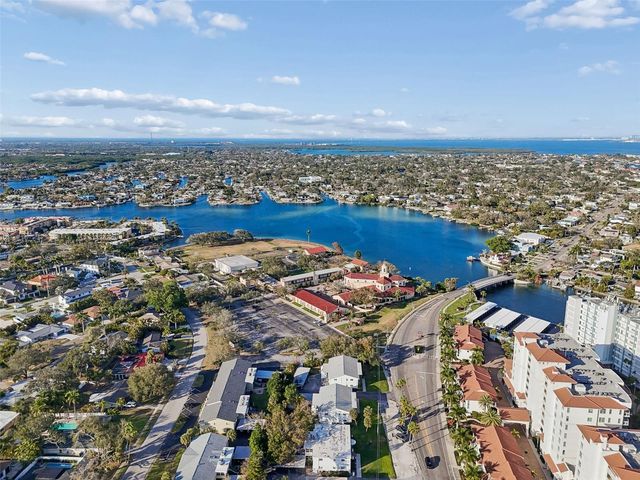 1338 SNELL ISLE BOULEVARD NE 2, St Petersburg, FL 33704