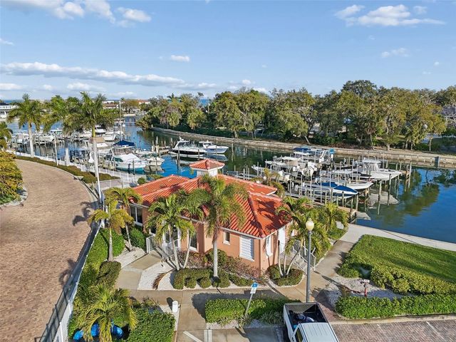 1338 SNELL ISLE BOULEVARD NE 2, St Petersburg, FL 33704