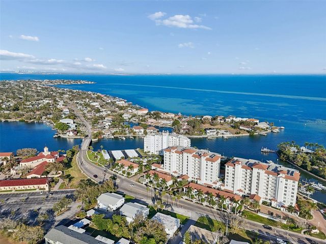 1338 SNELL ISLE BOULEVARD NE 2, St Petersburg, FL 33704